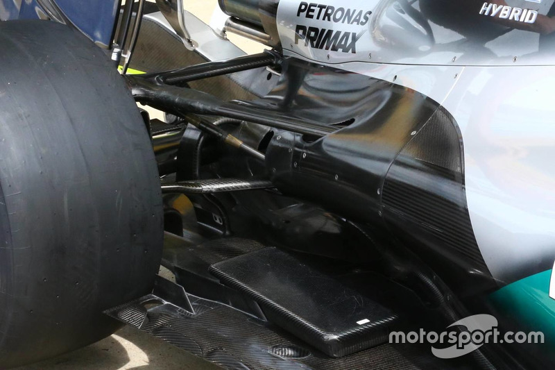 Mercedes, detalle de suspensión trasera