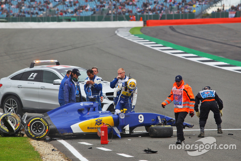 Marcus Ericsson, Sauber C35 üçüncü antrenman seansında büyük bir kaza yaptı