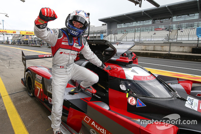 Ganador de la pole #7 Audi Sport Team Joest Audi R18: Marcel Fässler, Andre Lotterer